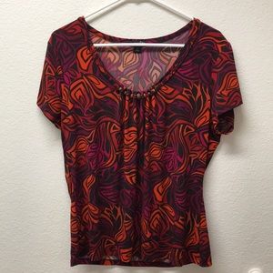 EAST 5th SHORT SLEEVE BLOUSE WITH WOOD DETAIL